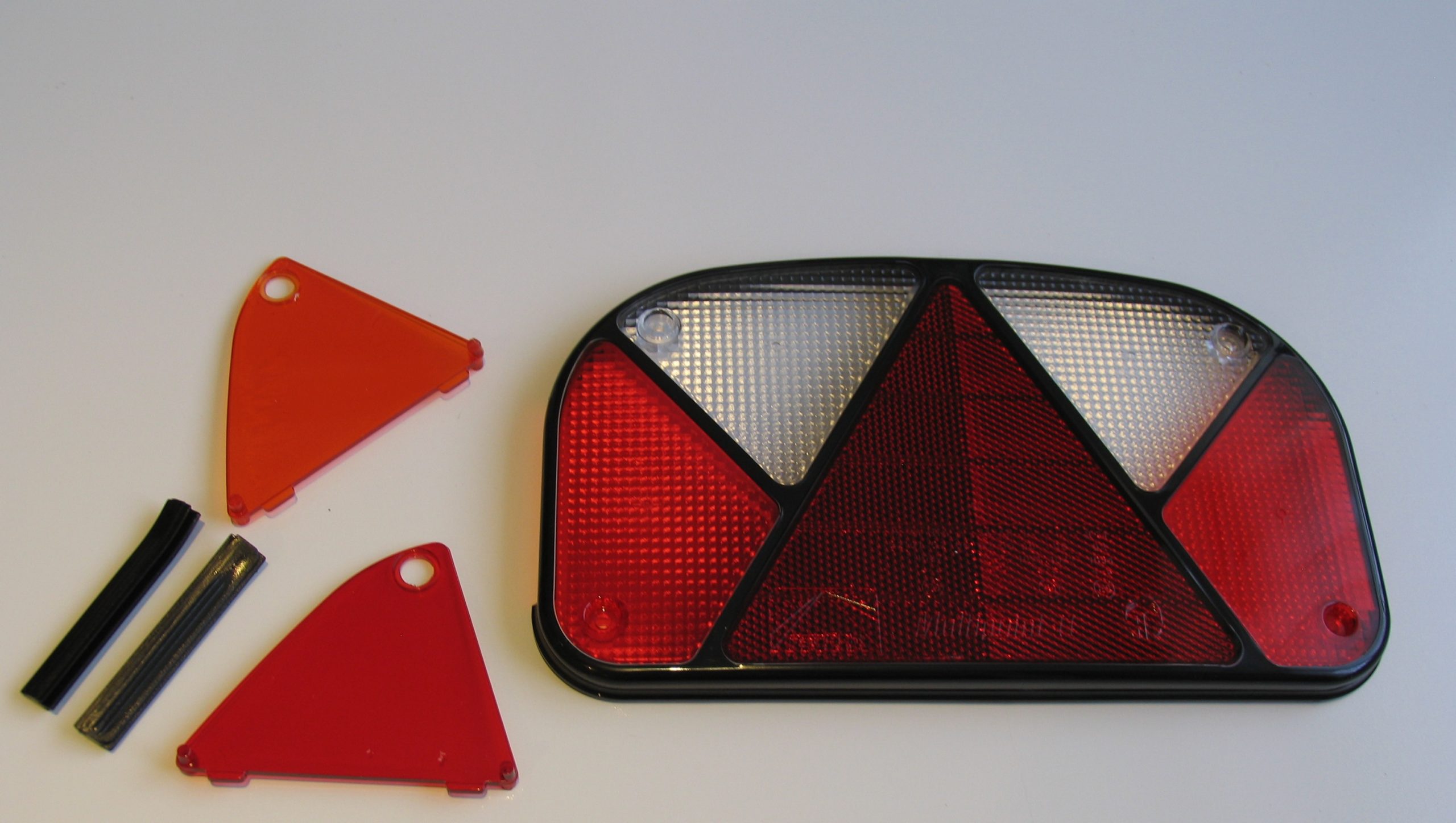 ASPOCK MULTIPOINT 2 REAR LIGHT LENS - Slipstream Trailer Parts