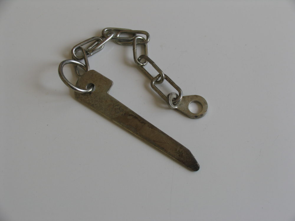 FLAT COTTER PIN WITH CHAIN Slipstream Trailer Parts